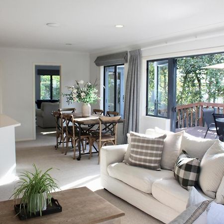 5-Min Walk To Village - Havelock North Holiday Home With Spa Pool Ngoại thất bức ảnh