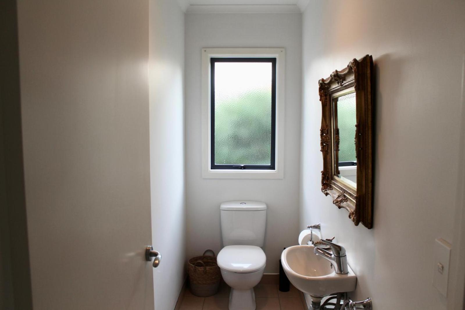 5-Min Walk To Village - Havelock North Holiday Home With Spa Pool Ngoại thất bức ảnh
