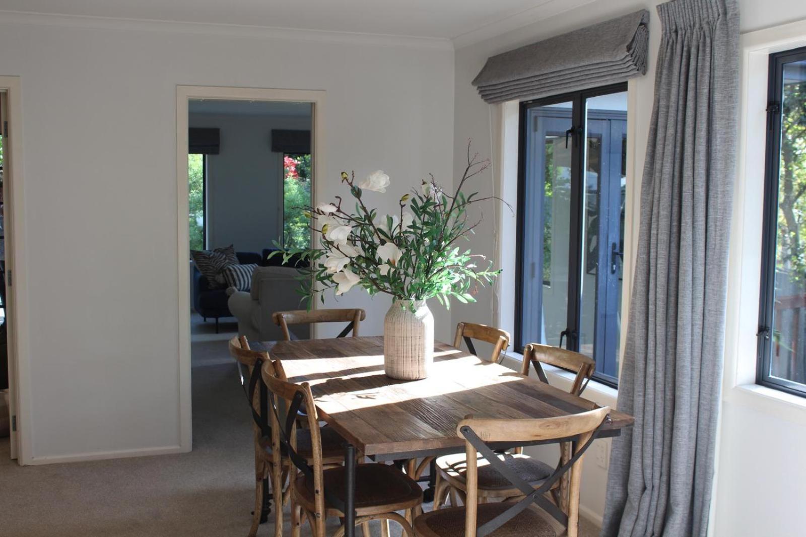 5-Min Walk To Village - Havelock North Holiday Home With Spa Pool Ngoại thất bức ảnh
