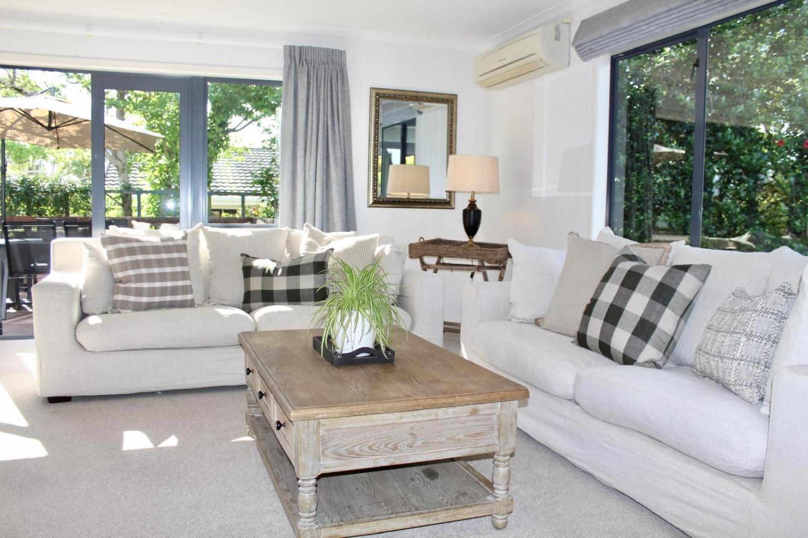 5-Min Walk To Village - Havelock North Holiday Home With Spa Pool Ngoại thất bức ảnh