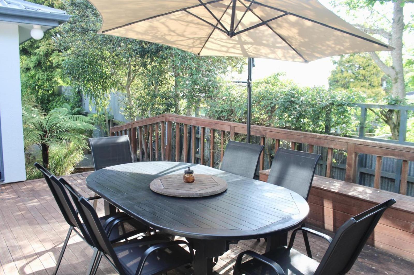 5-Min Walk To Village - Havelock North Holiday Home With Spa Pool Ngoại thất bức ảnh