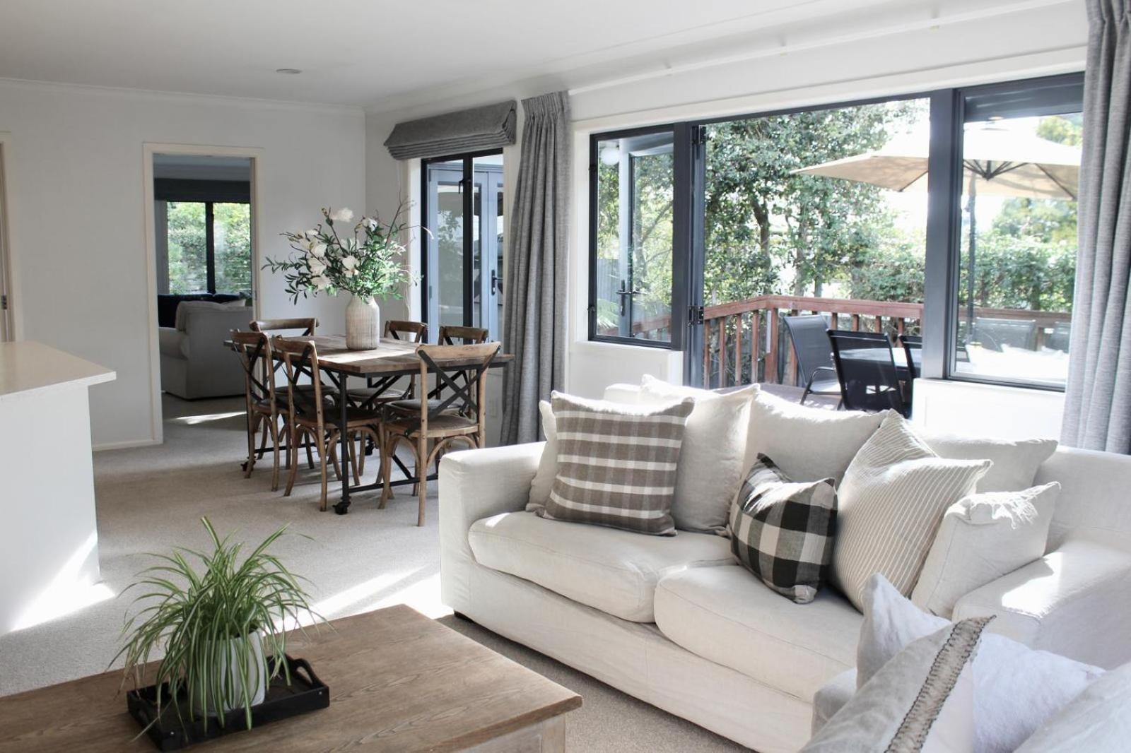 5-Min Walk To Village - Havelock North Holiday Home With Spa Pool Ngoại thất bức ảnh