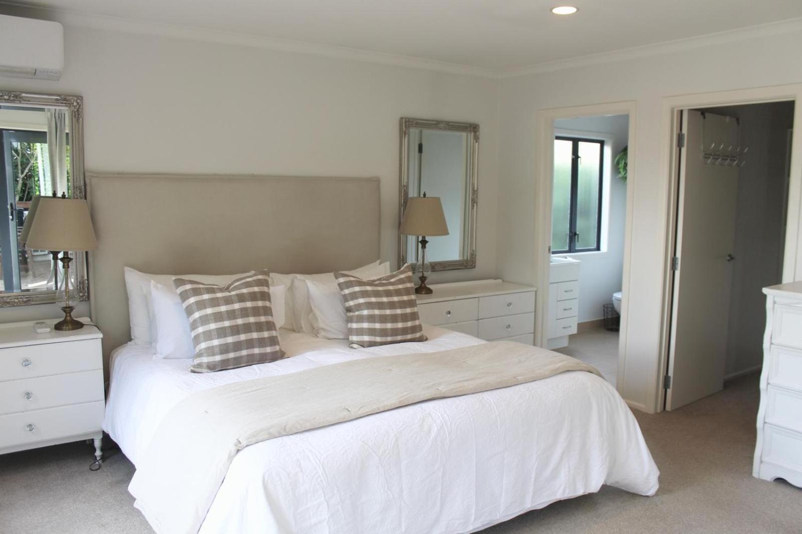5-Min Walk To Village - Havelock North Holiday Home With Spa Pool Ngoại thất bức ảnh